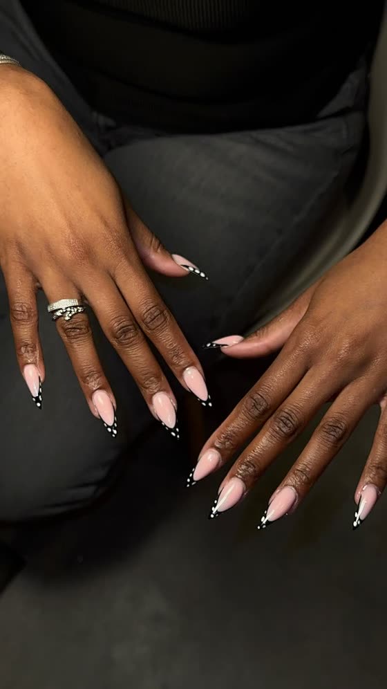 Pose amande avec french noire